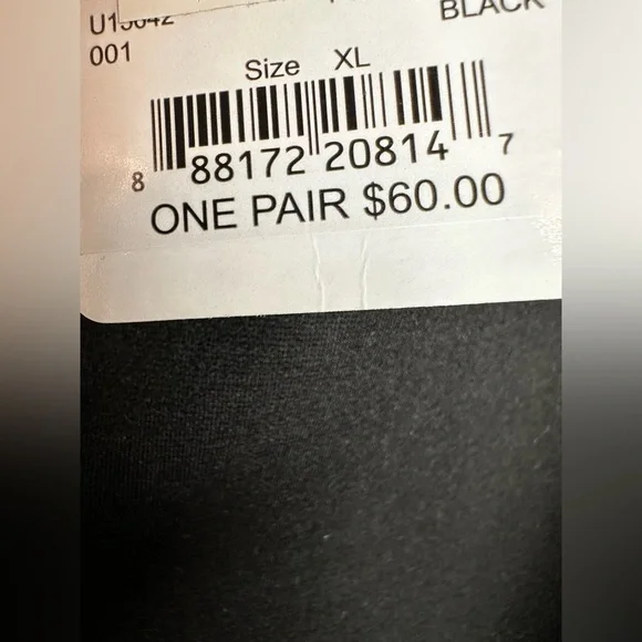 HUE Classic Black Leggings - Picture 3 of 5